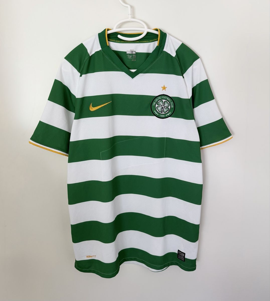Nike Canottiere & Pantaloni: Celtic Glasgow Nike Trikot 2007-08 Heim – Usato da Füllinsdorf venduto da hae_gt9l