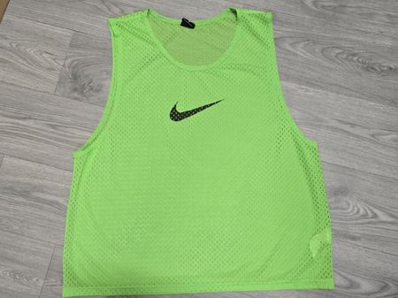 Nike Trainingsleibchen / Bib in Neongrün