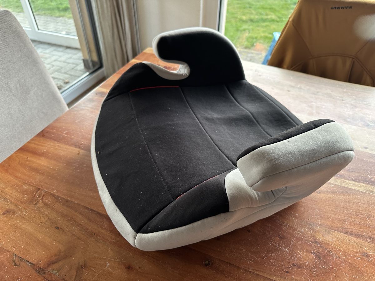 Seggiolini per auto: Kindersitz Sitzerhöhung mit Isofix – Usato da Reinach AG venduto da Arkantus