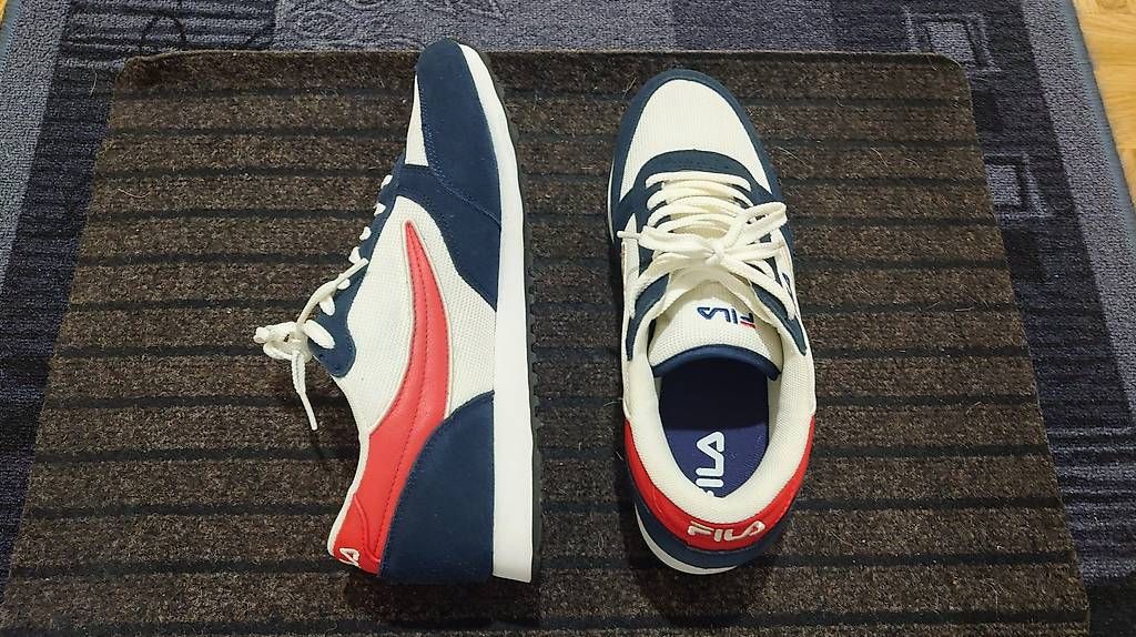 Fila Scarpe da uomo: Chaussures Fila bleues taille 45 – Nuovo (secondo la descrizione) da Cugy VD venduto da Twinsen93 1
