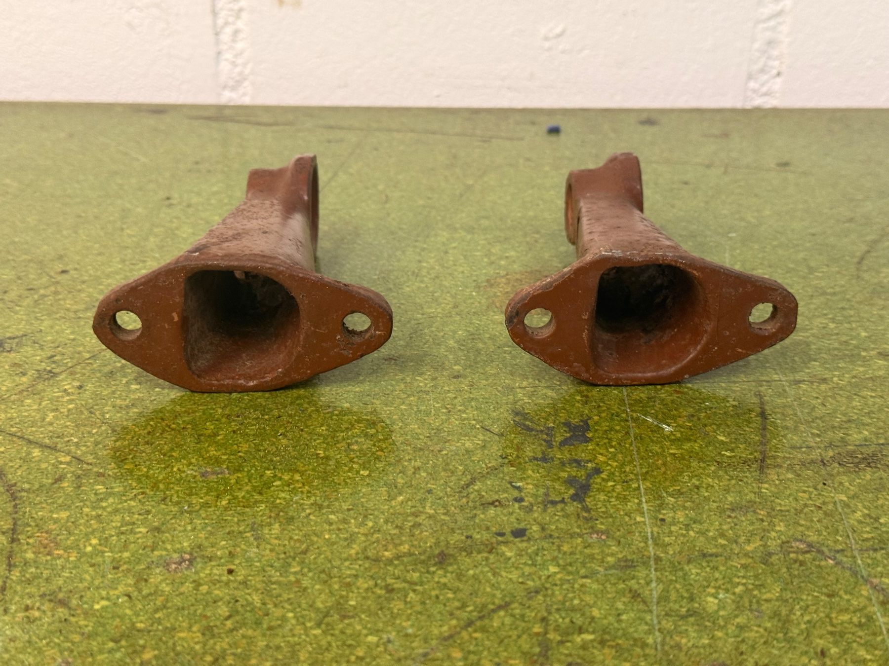 Accessori per altri veicoli: Scheinwerfer- Lampenhalterungen Leys V6632, für Oldtimer – Usato da Bättwil venduto da Velozianer 3