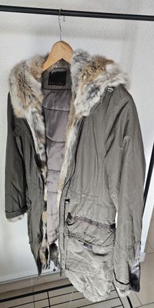 Parka kaki avec capuche fourrée – Taille M – Excellent état