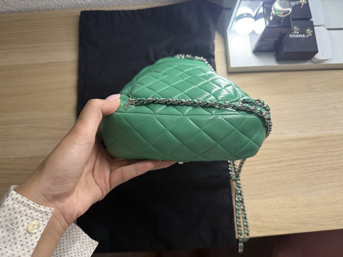 Chanel Zaini: Chanel Rucksack Lammleder – Usato da Bern venduto da tar_6rxl 2