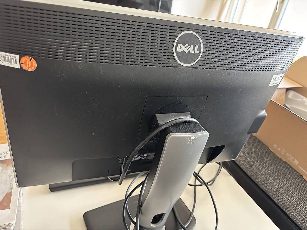 Monitore: Homeoffice: Dell Bildschirm mit HDMI und Stromkabel – Gebraucht aus Lenzburg von mar_y9q7 1