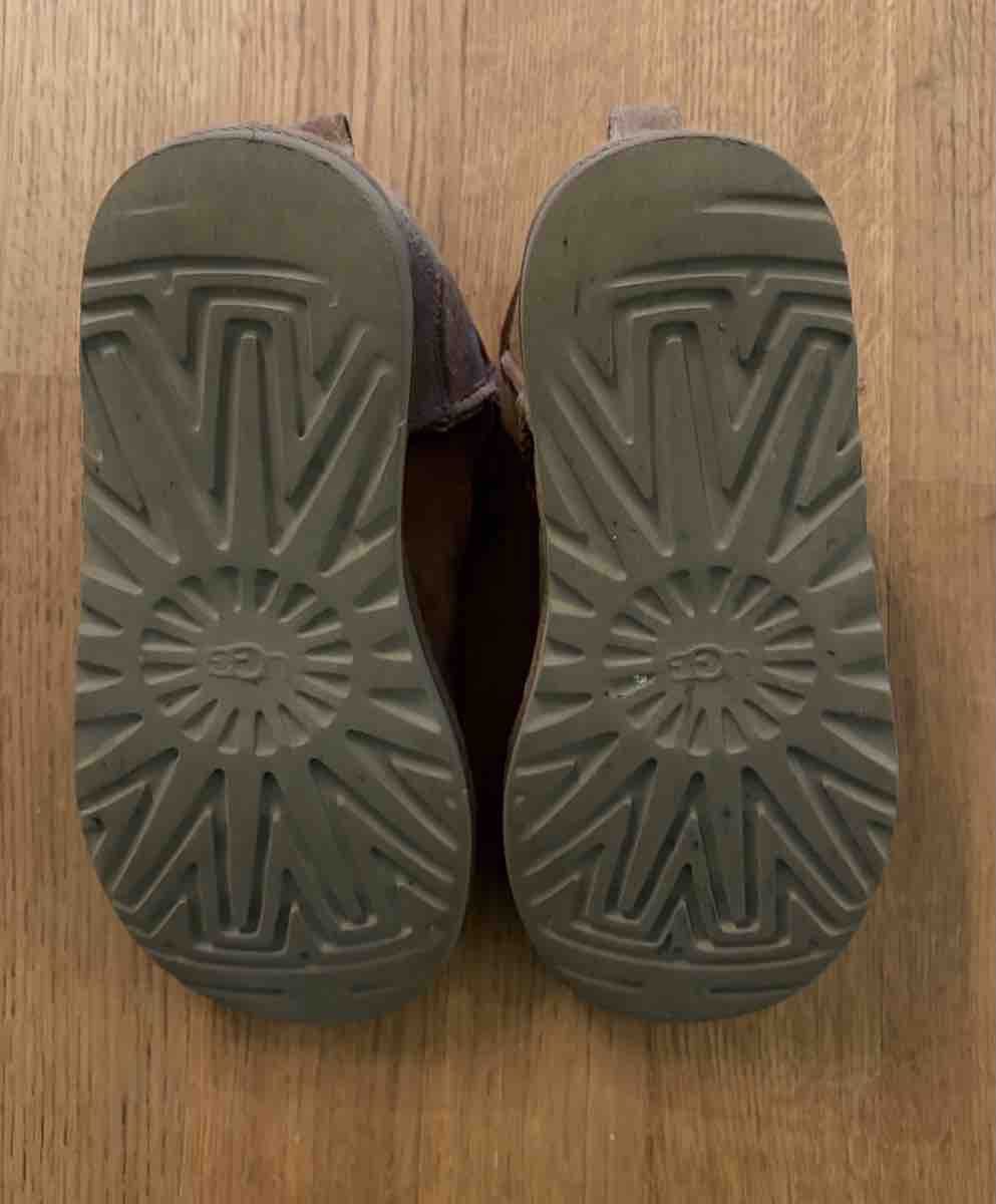 Ugg Schuhe für Jungen: Ugg Boots (Stiefel) Grösse 36 – Gebraucht aus Staffelbach von rc-larossa 3