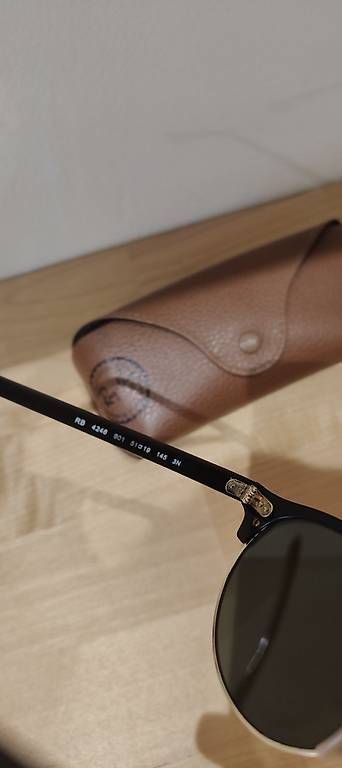 Occhiali & Lenti: Occhiali da sole Ray-Ban 4246 – Usato da Mendrisio venduto da Vee_8kcf 1