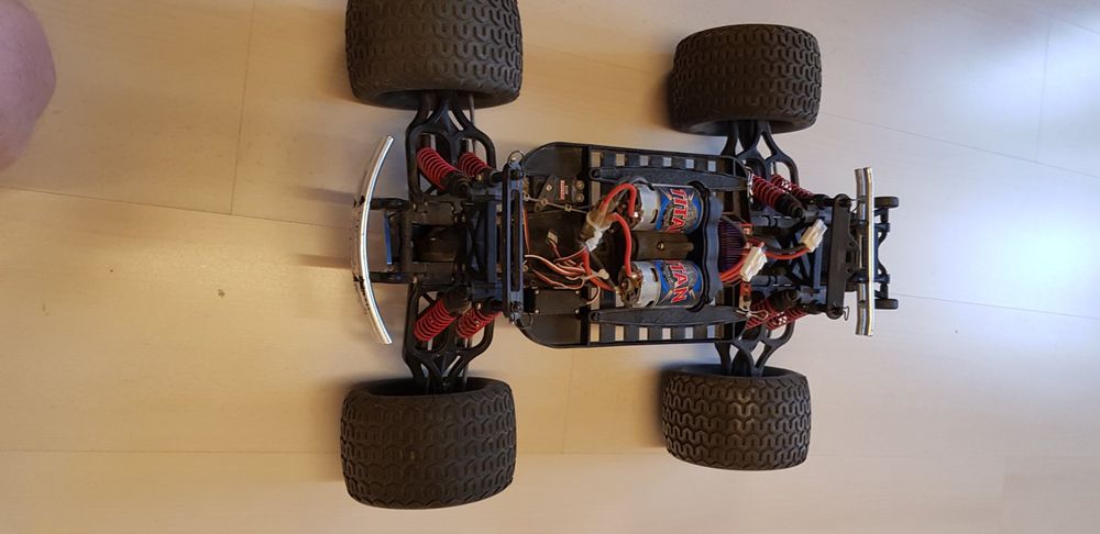 Traxxas 7379R Getriebeabdeckung – Ersatzteil Für 550 Motoren, Inkl. Schrauben Und Unterlegscheiben