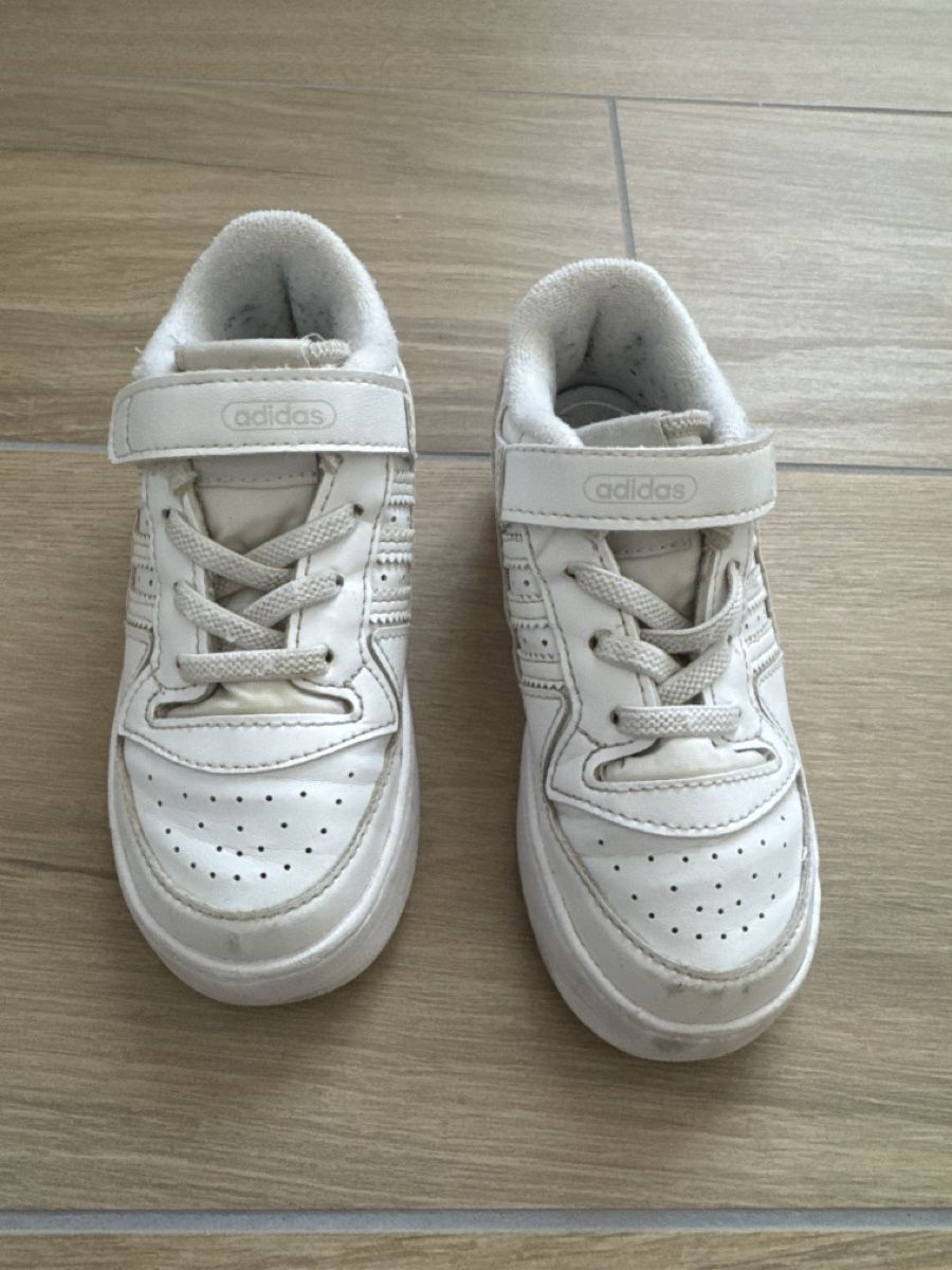 Adidas Schuhe für Jungen: Baskets enfant Adidas - taille 26 – Gebraucht aus Saillon von alico 1