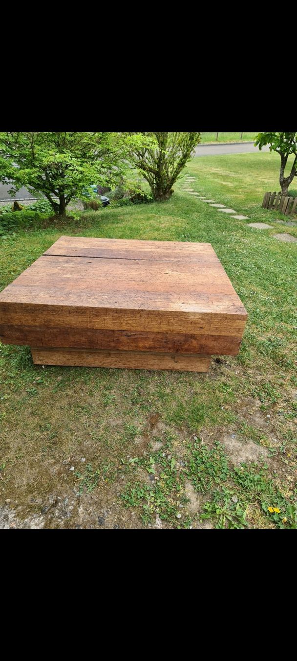 Tavoli: Massiver Holz-Couchtisch – Usato da Niederlenz venduto da DaveDasWahnsinn 2