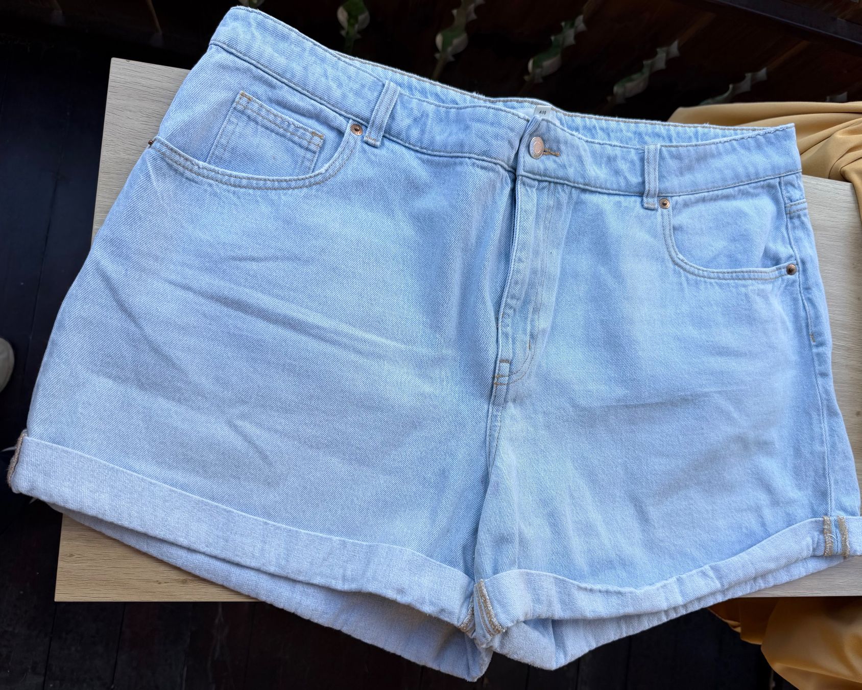 H&M Pantaloni: Jeans Shorts H&M/ Gr.50 – Usato da Zermatt venduto da cacador