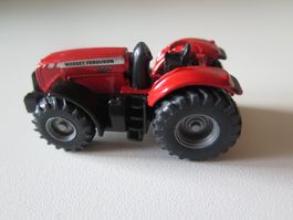schöner roter Spielzeug Traktor Massey Ferguson 8480 v. Siku