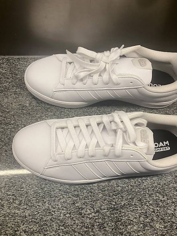 Scarpe da uomo: Weiße Adidas-Schuhe – Nuovo e nell'imballaggio originale da Zürich venduto da lam_8mxt