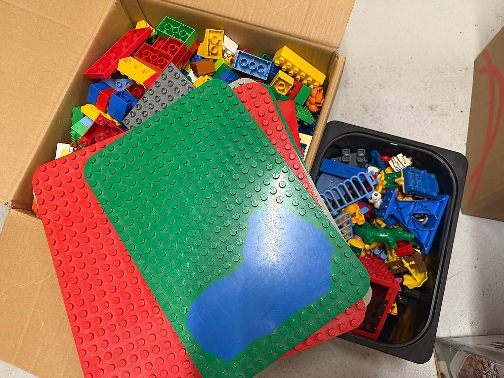 Lego Spielzeuge: mehrteilige Duplo Lego – Gebraucht aus Gümligen von xifenglie