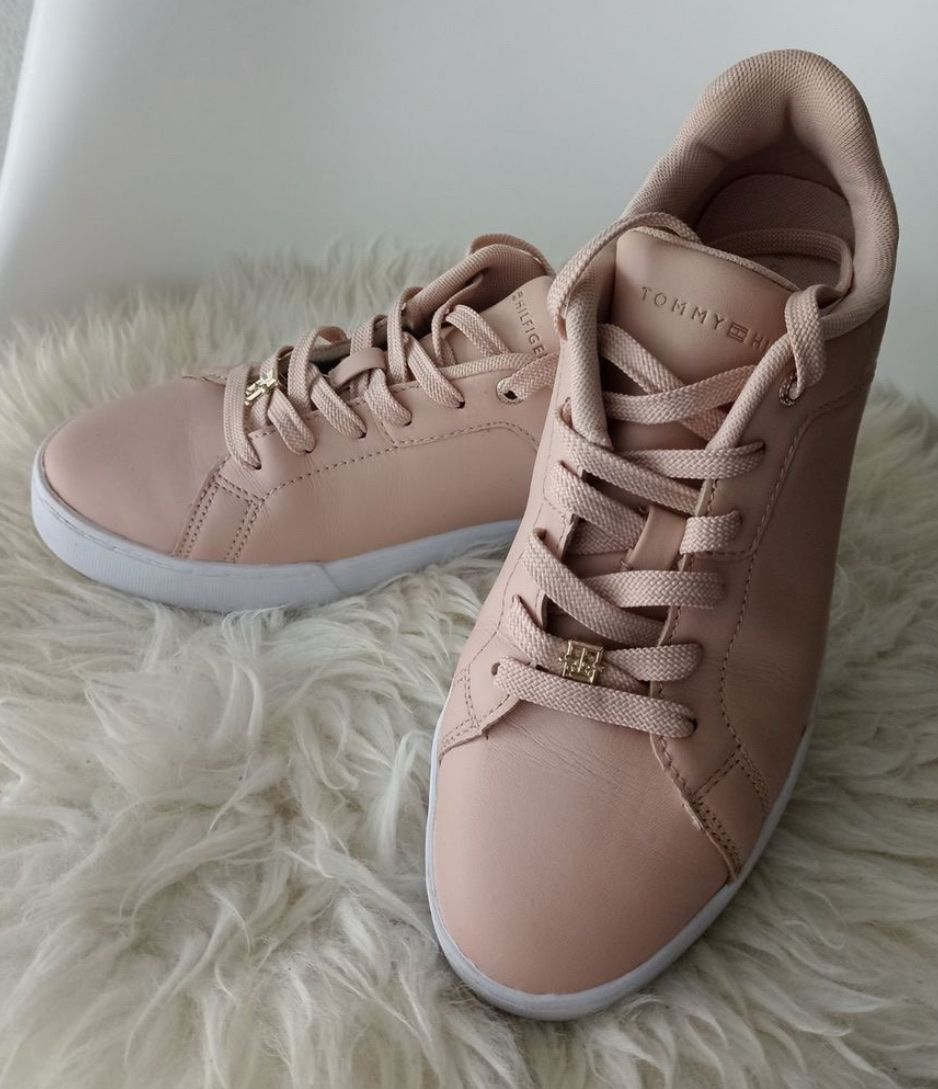 Tommy Hilfiger Scarpe da donna: Tommy Hilfiger Sneakers, Gr. 39 – Usato da Jona venduto da caramba05 1