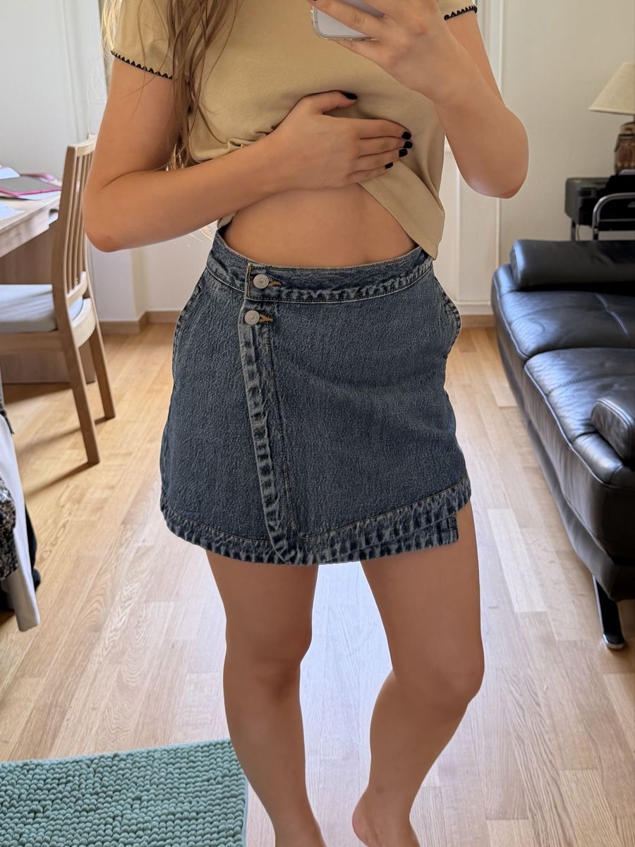 Levi's Gonne: LEVI'S DENIM MINI SKIRT – Nuovo (secondo la descrizione) da Genève venduto da yav_9r9f 2