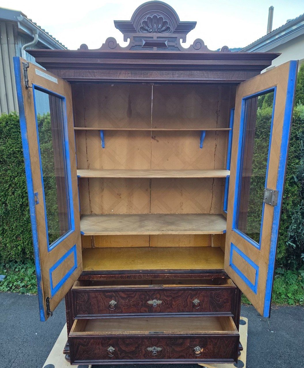 Vetrine: Antike Vitrine Schrank / Buffetschrank mit Glastüren – Usato da Flums venduto da Flumsantik 3