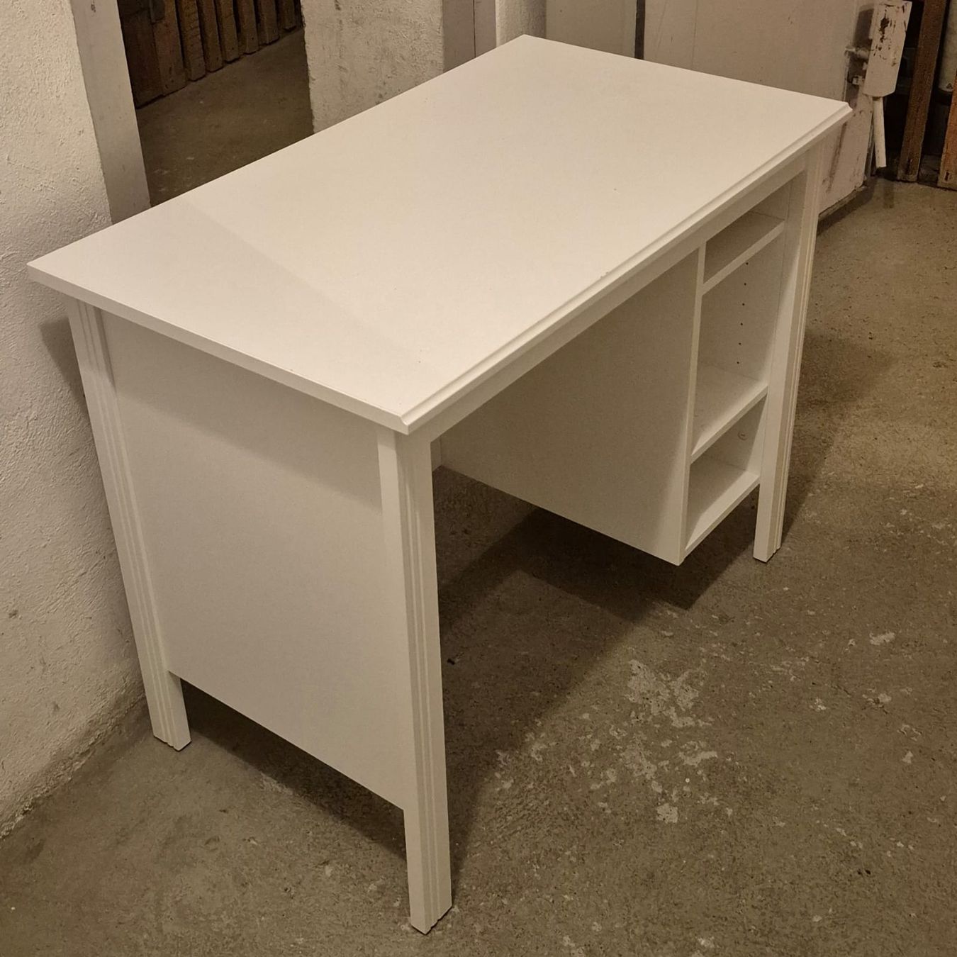 Scrivanie: Schreibtisch weiss 90x52x73cm – Usato da Ostermundigen venduto da RemoG03 1