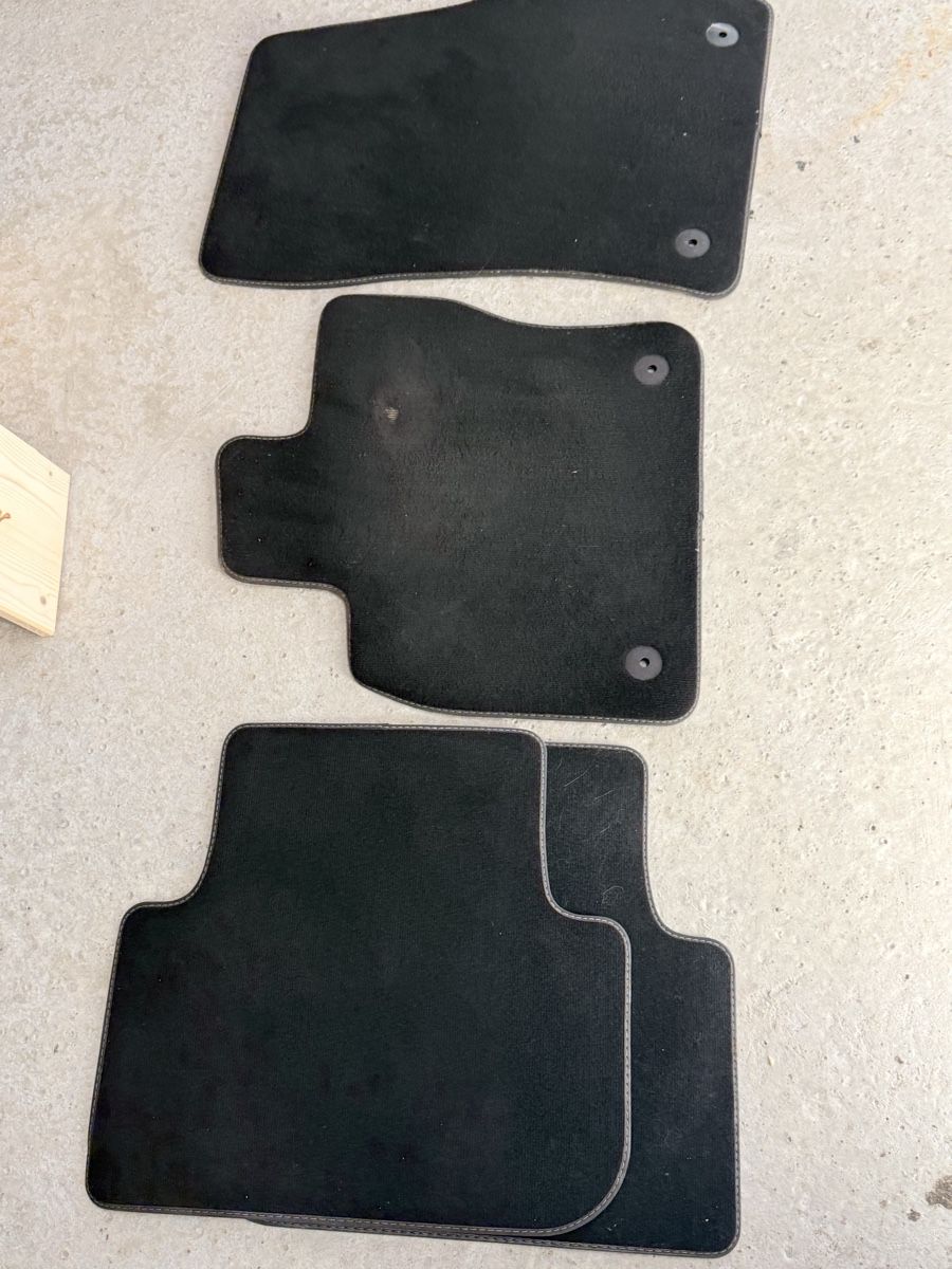 VW Tapis / Bacs: VW Fussmatten  Golf 7   – D'occasion à Affoltern BE par _Kaeser_