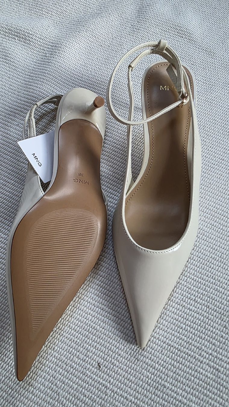 Mango Scarpe da donna: NEU Mango Pumps Beige Lack 38 – Nuovo (secondo la descrizione) da Eggerberg venduto da blumtasha 1