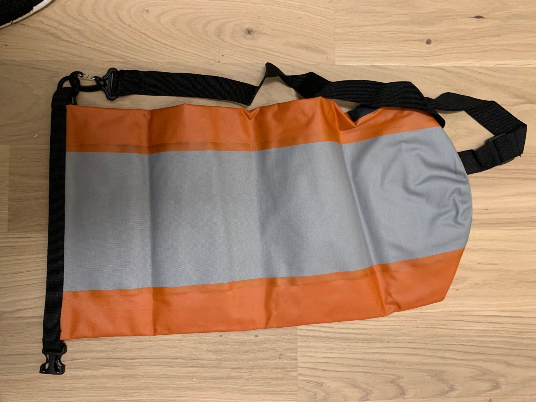 Taschen: Seesack Orange 22 l – Neu und originalverpackt aus Unterengstringen von hausraus 3
