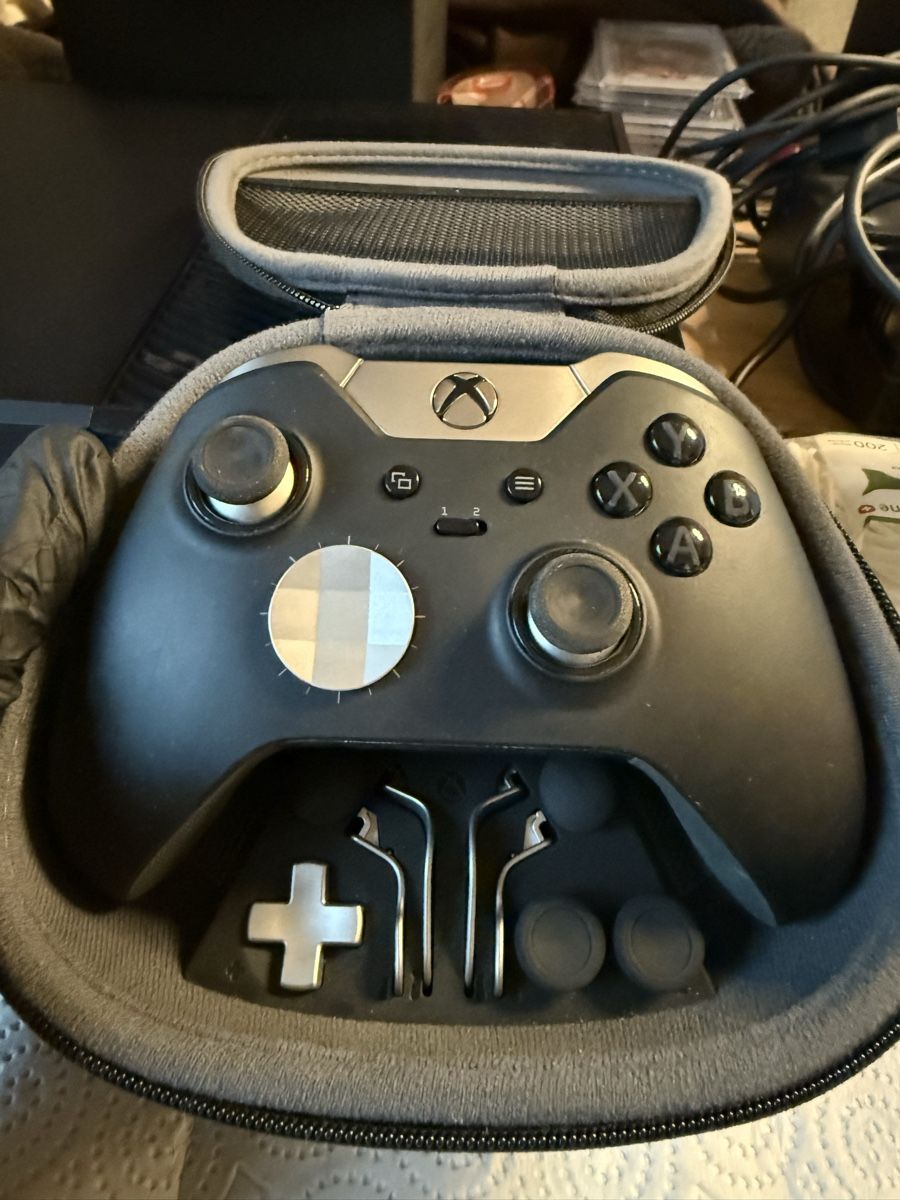 Microsoft Console: Xbox One Elite – Usato da Winterthur venduto da SvenSascha 3