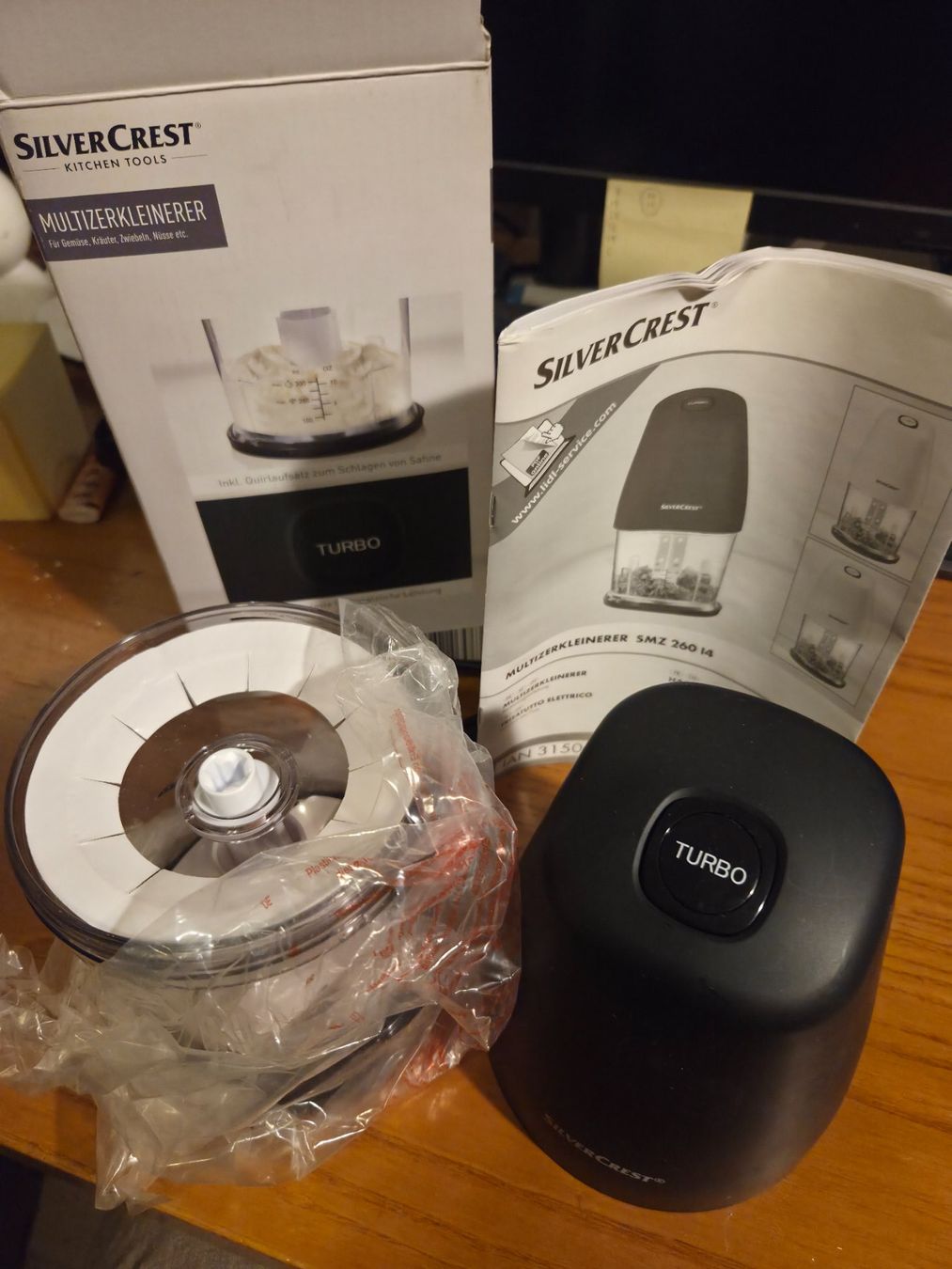 SilverCrest Küchengeräte: SILVERCREST Multizerkleinerer SMZ 260 I4 NEU & OVP – Neu und originalverpackt aus Aldesago von lusuardi