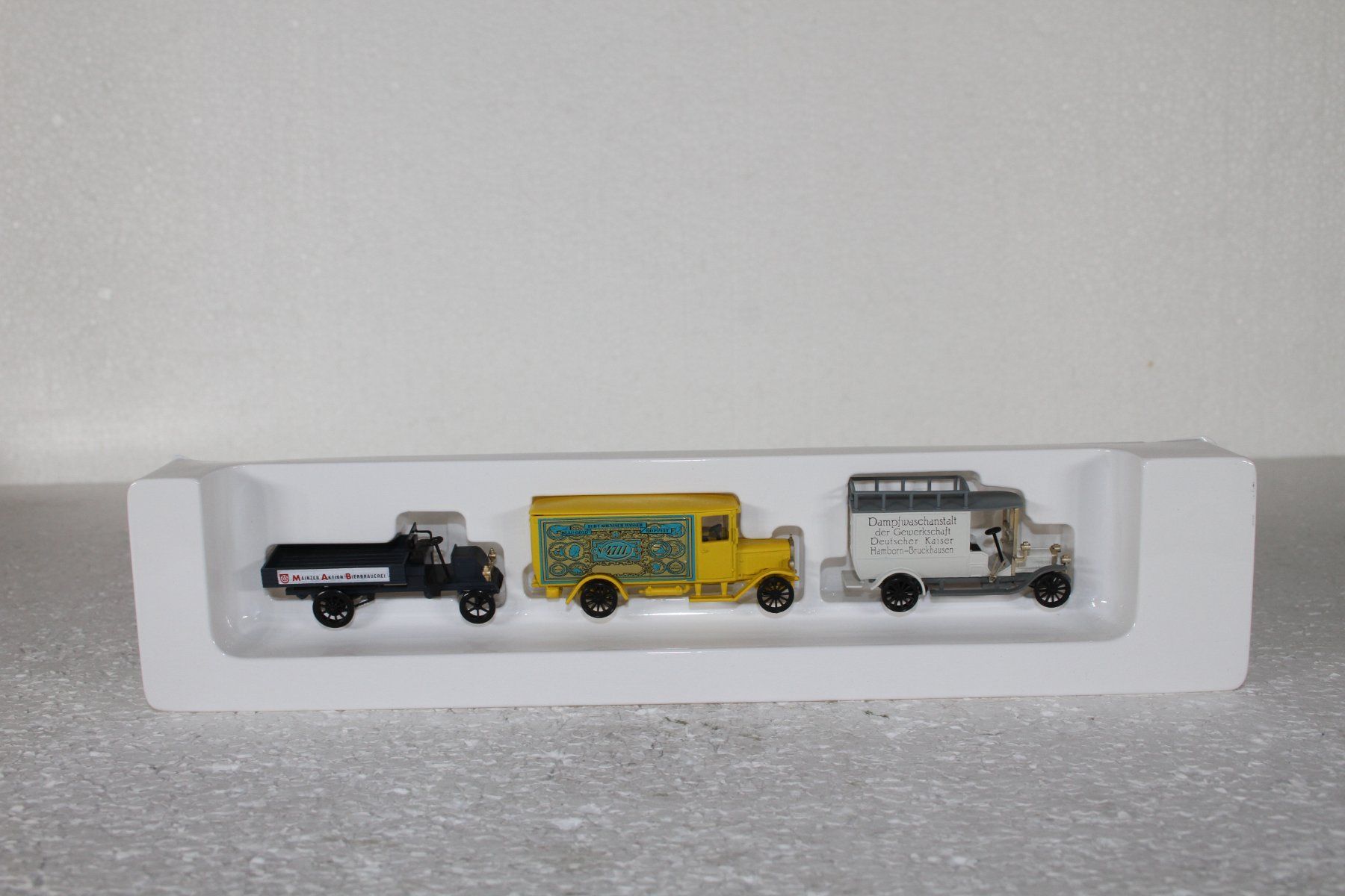 Märklin Modellini di ferrovie: Märklin 1889 Oldtimer Set Lieferwagen – Usato da Triesen venduto da gleis8 1