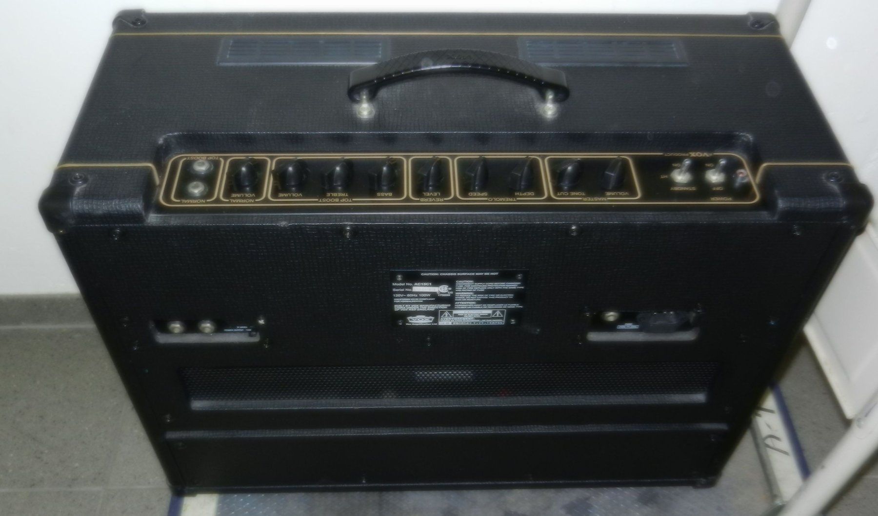 Vox Amplificatori: Vox Gitarren-Röhren-Combo AC15C1 – Usato da Männedorf venduto da livesteam 2