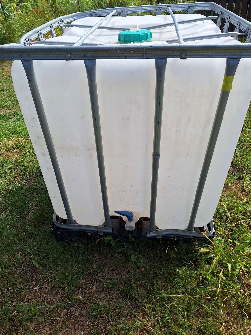 Tränken & Tröge: IBC Container 1000L, regenwasser, wassertank,  – Gebraucht aus Uhwiesen von Marthalen02 1