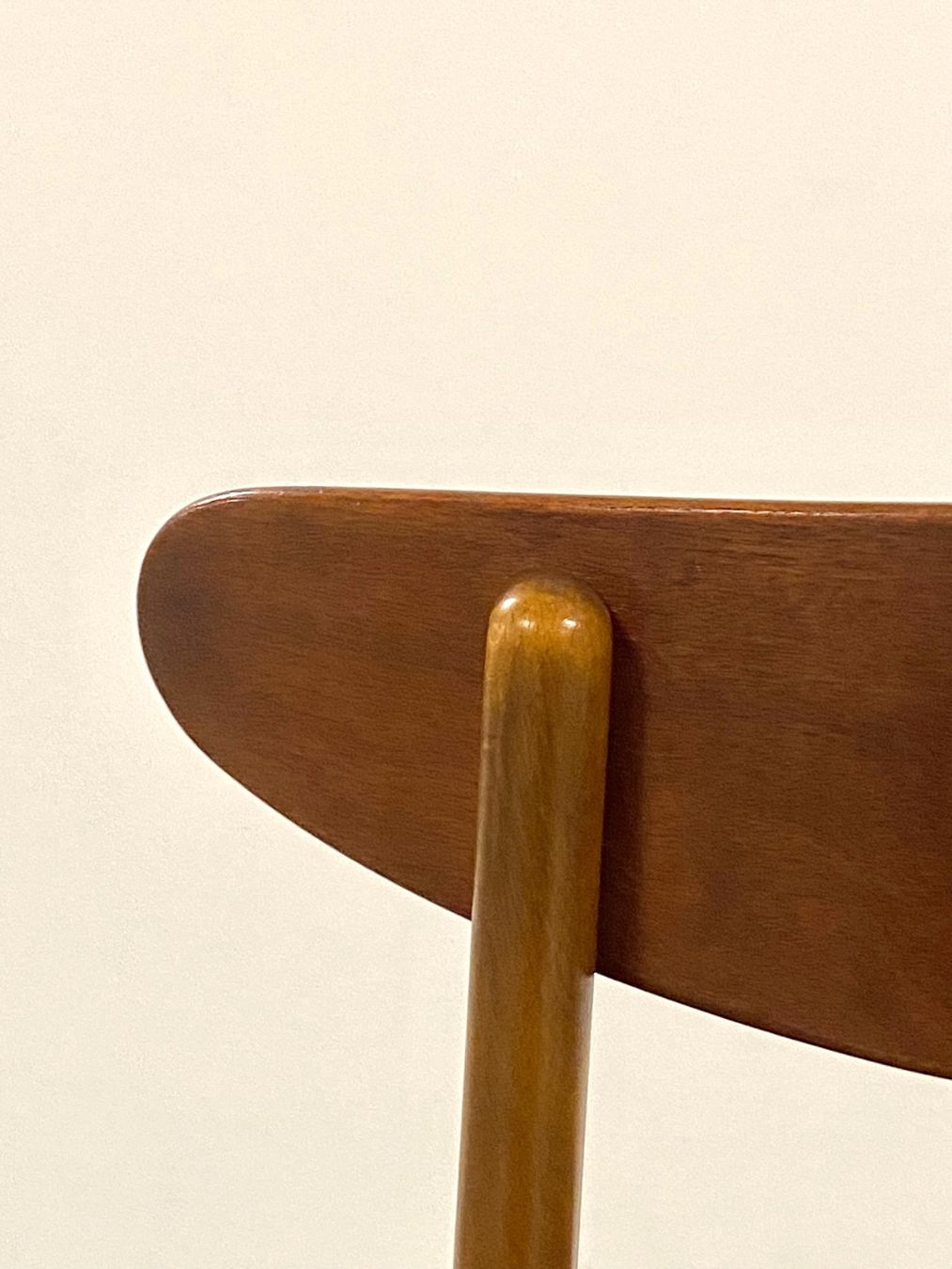 Poltrone: 4x Hans Wegner Stühle CH30 Denmark 60s – Usato da Basel venduto da MidMod20C 6