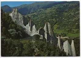 EUSEIGNE les pyramides