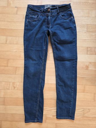 Cecil Scarlett Jeans Damen dunkelblau Grösse 36 guter Zus...