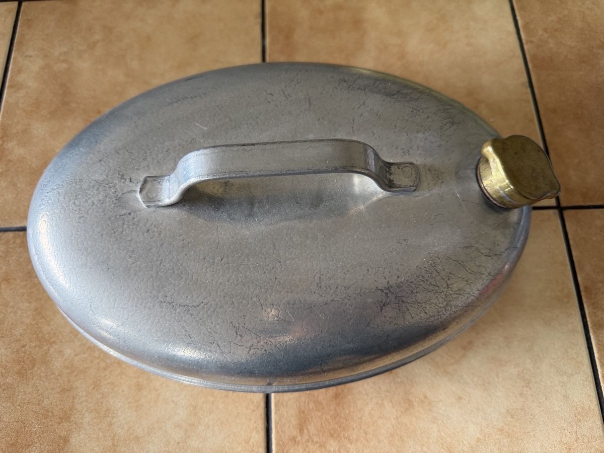 Autres appareils anciens: Antike Wärmeflasche aus Metall – Neuf (Voir description) à Aarau par Maeschi4 1