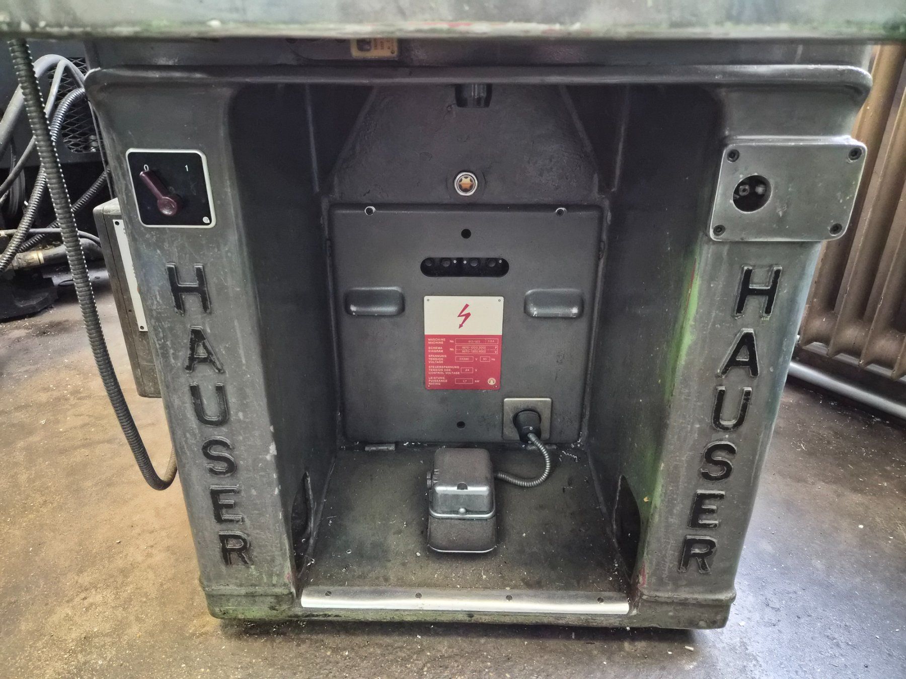 Alle Maschinen: Machine à pointer HAUSER 3BA – Gebraucht aus La Chaux-de-Fonds von Bretelle 2