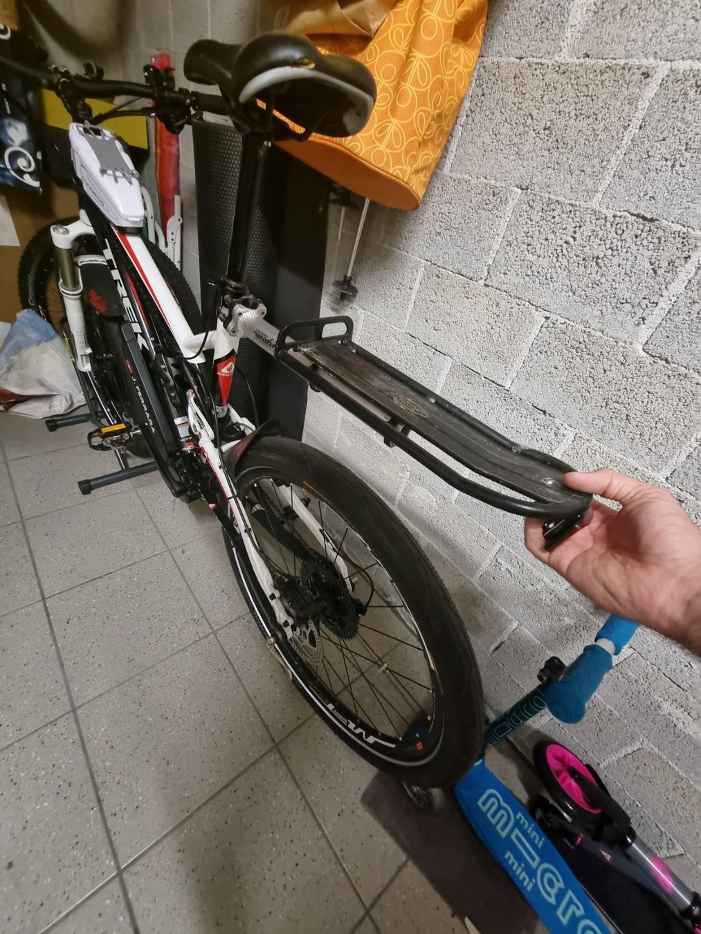 Dachträger: Fahrradständer – Gebraucht aus Gravesano von  1