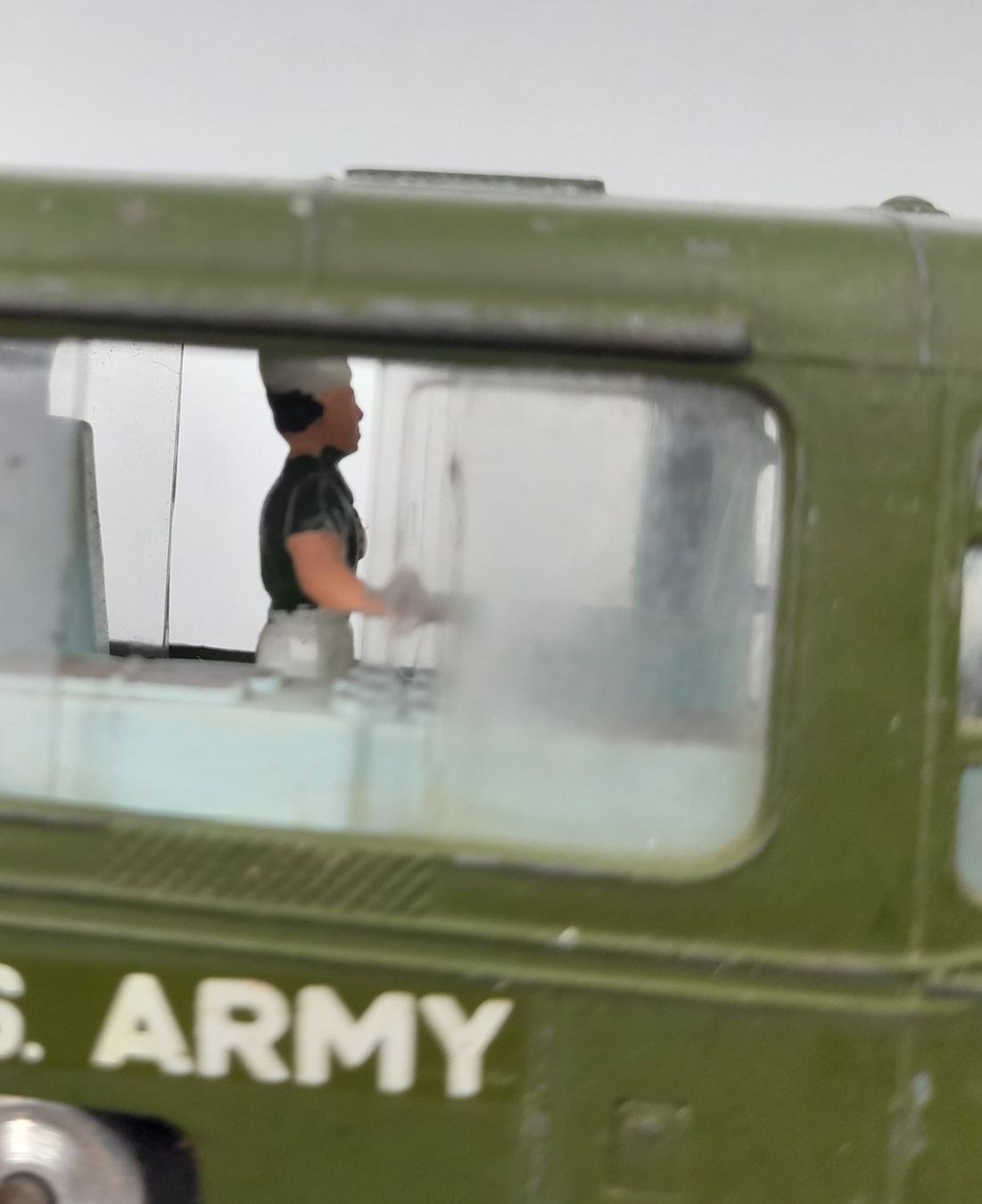 Corgi Toys Modellini d'auto: Corgi 359 U.S. Army Field Kitchen Karrier Van – Usato da St-Sulpice VD venduto da Davyd-a-Doc 4