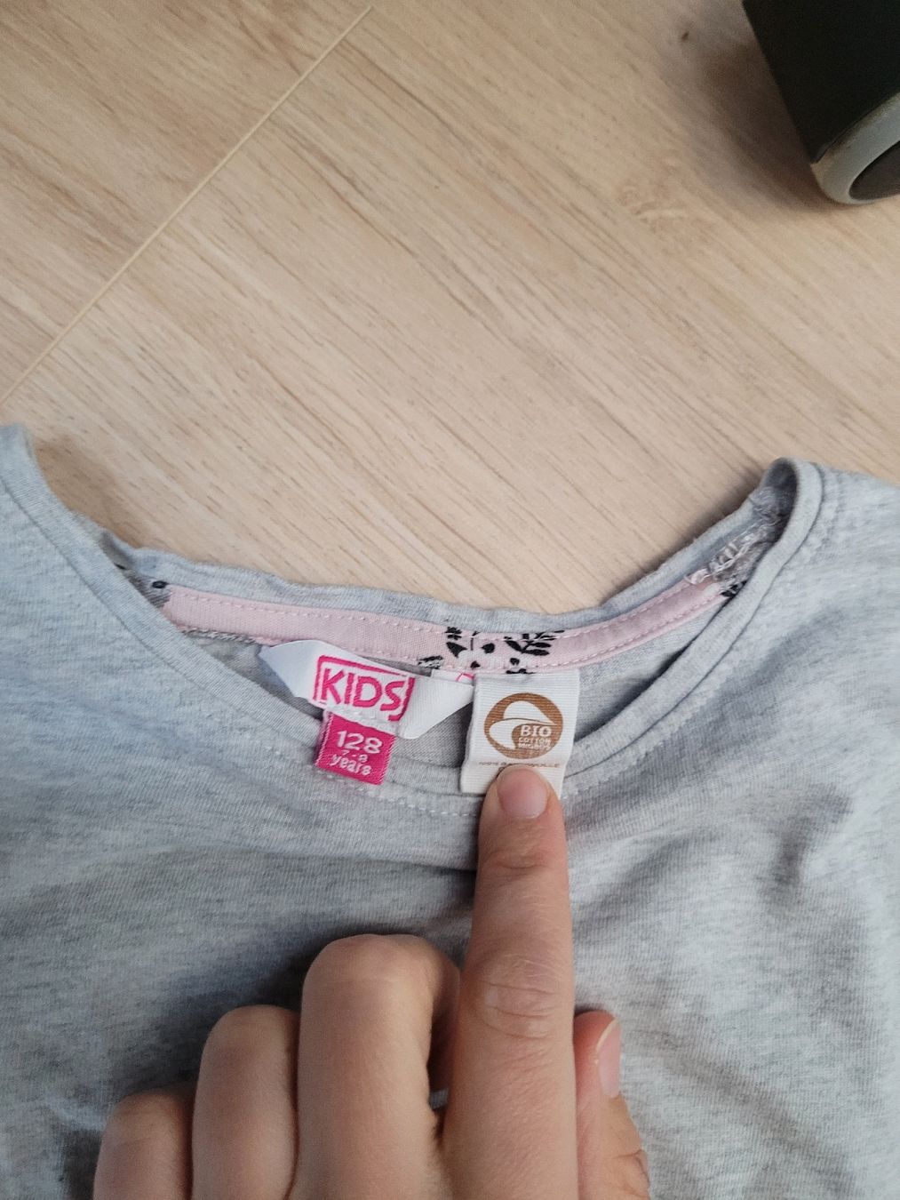 Pulls et sweat-shirts: dünner Pullover Gr. 122/128 – D'occasion à Lupsingen par sta_wgg5 1