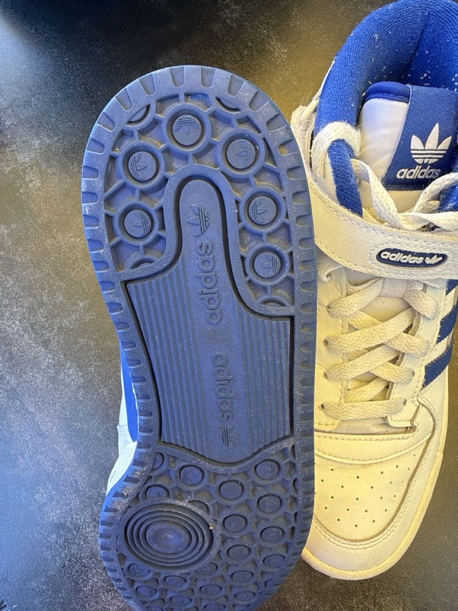 Adidas Scarpe da uomo: Baskets Adidas Forum Mid blanches/bleue taille 38 2/3 – Nuovo (secondo la descrizione) da Blonay venduto da Simba1094 2
