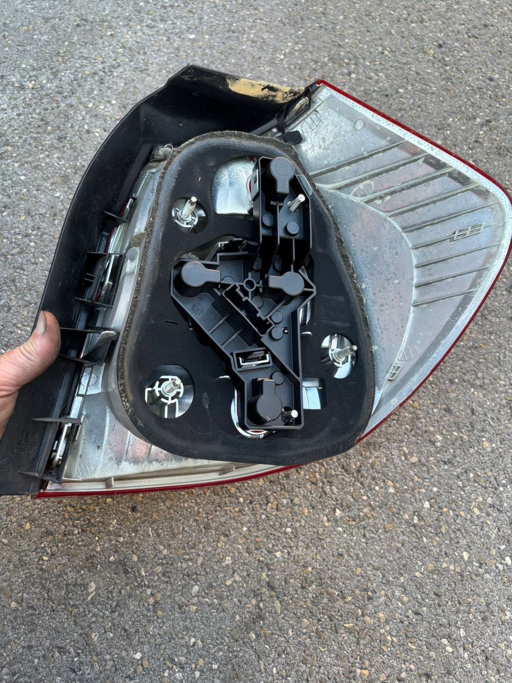 BMW Fari: BMW 120 E 87 Heckleuchte links JG 2005 – Usato da Rothenhausen venduto da Deltassion 2