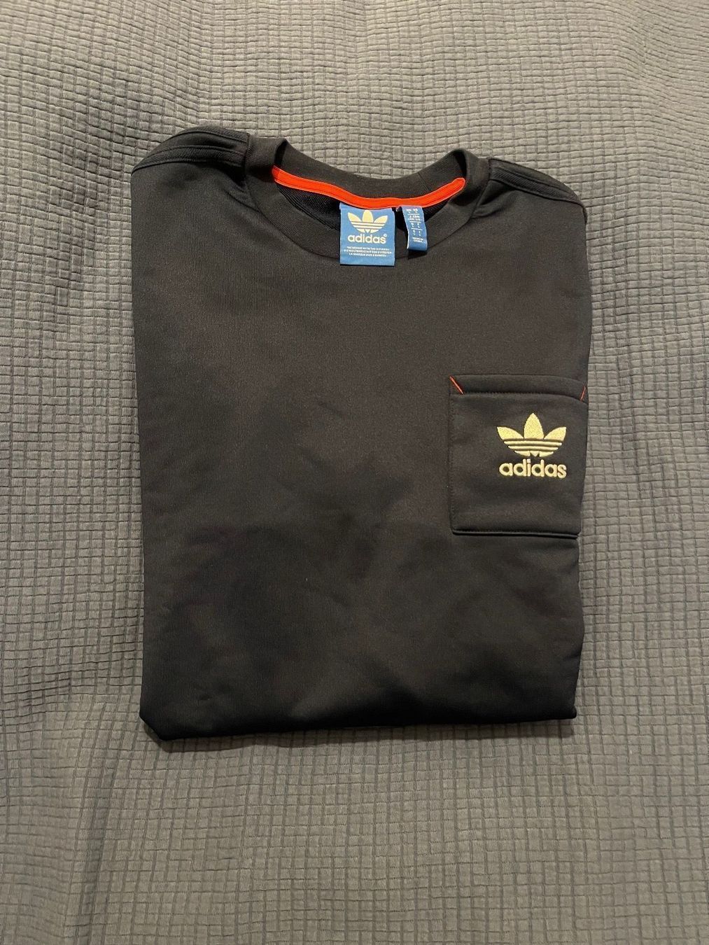 Adidas Pullover & Sweatshirts: Adidas Sweater Dunkelblau L Neu – Neu und originalverpackt aus Küsnacht ZH von LuxuryBroker 4