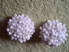 Vintage Ohrclips , Glasperlen weiss