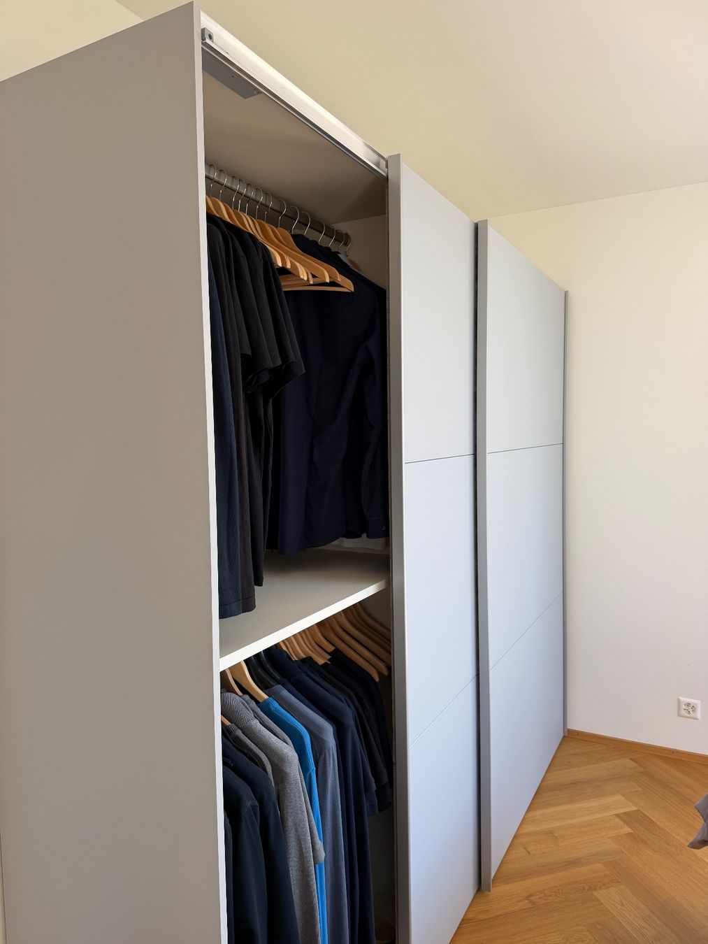 Livique Armadi: Kleiderschrank - Top Zustand! – Usato da Basel venduto da Sonnenblume1379 8