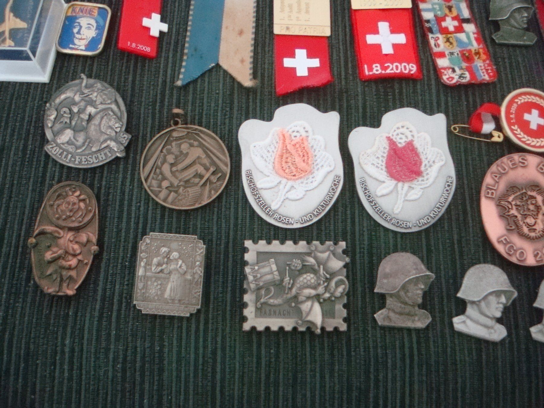Medaglie: Konvolut - Abzeichen / Medaillen / Pin / Diverses – Usato da Neuenegg venduto da flohcante 6
