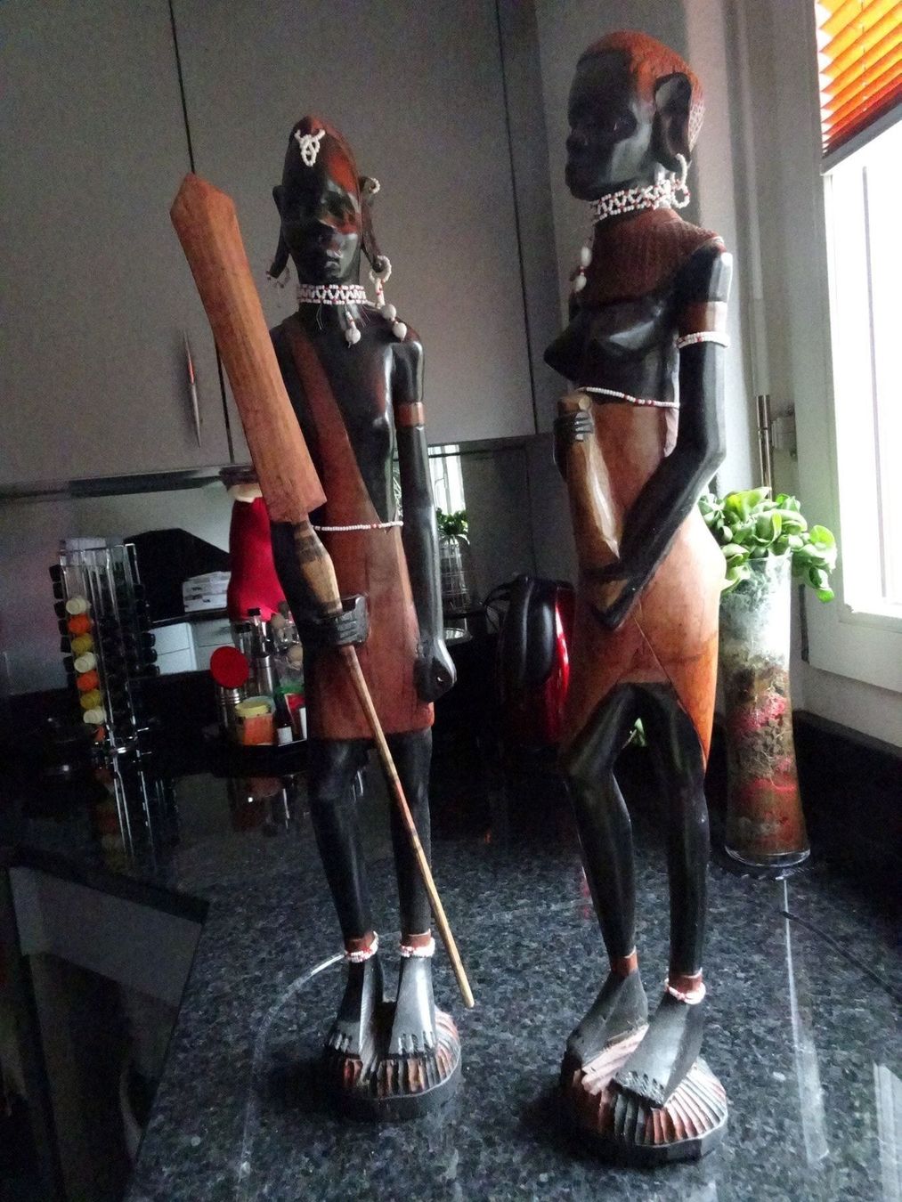 Statuette: Afrikanische Figuren – Usato da Aadorf venduto da Chnorli-Furz