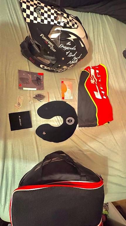 Casques & visières: Casque moto  – D'occasion à Porsel par gen_7hw5 1