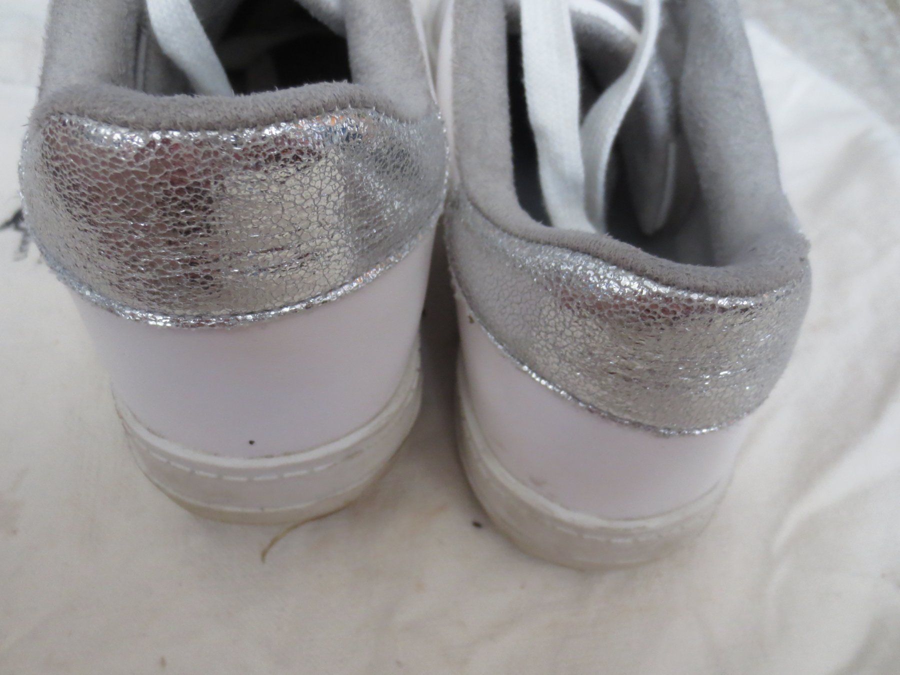 C&A Scarpe da donna: Freizeitschuh weiss Grösse 38 – Usato da Männedorf venduto da Livingston 4