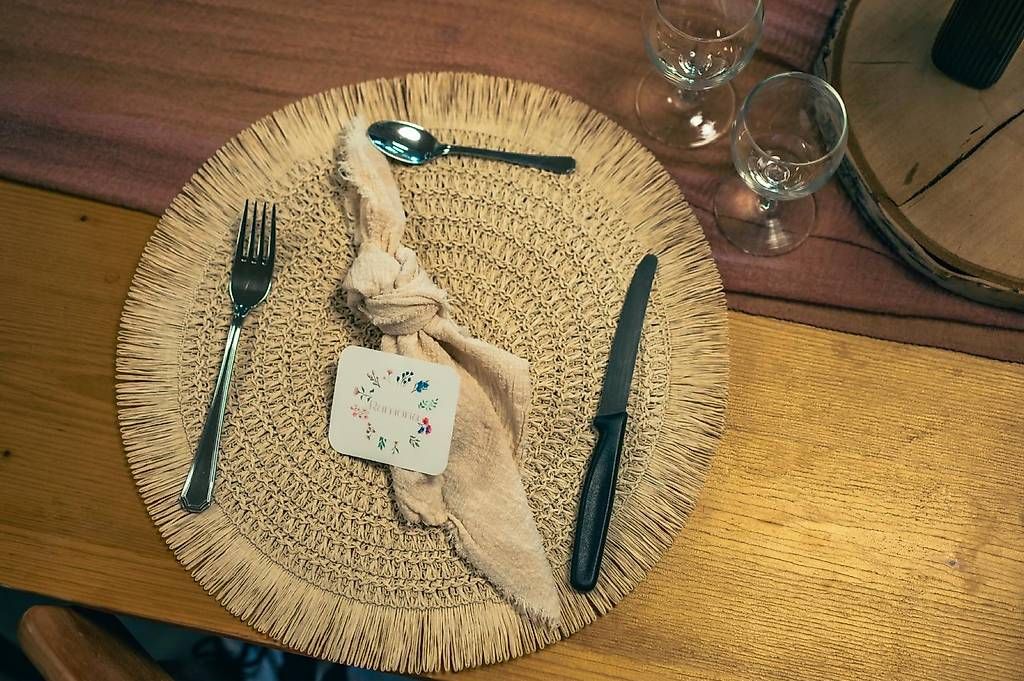 Tutte le decorazioni: Rosa Tischläufer & beige Servietten – Usato da Vinelz venduto da Sira810 2
