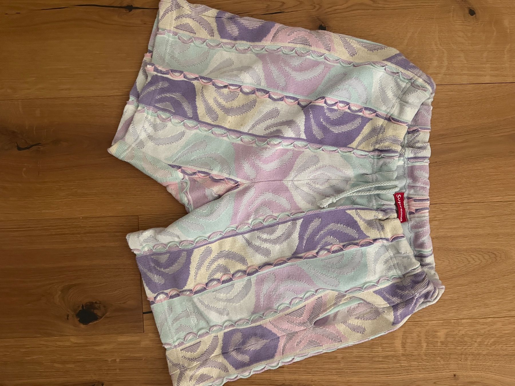 Pantaloni: supreme shorts – Usato da Toffen venduto da manimatter