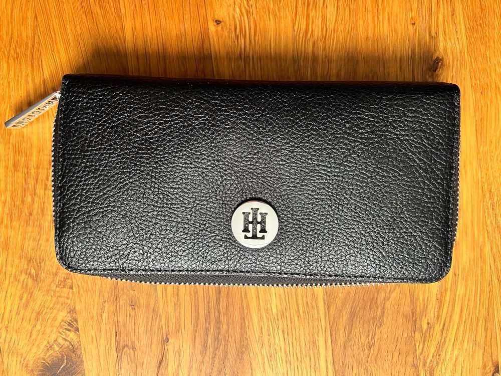 Tommy Hilfiger Portmonai | Kaufen auf Ricardo