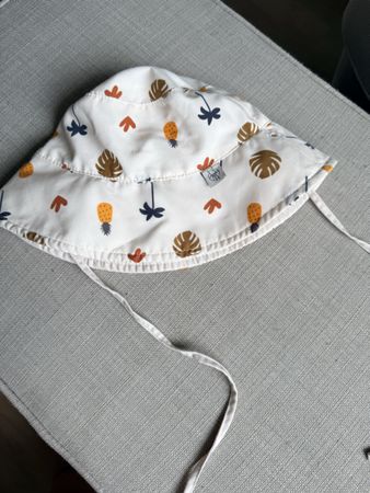 Sonnenhut Lässig 45/49 cm 3-6 Monate neuwertig